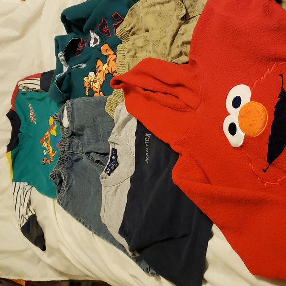 sesame street Other - Elmo,pooh,Tigger and friend clothing bundle 3 t